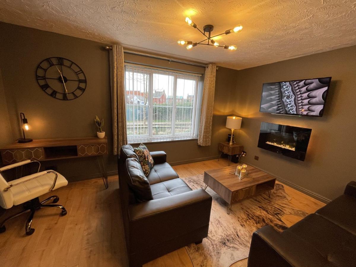 No24 - 2-Bed Boutique Apartment - Hosted By Hutch Lifestyle Leamington Spa Bagian luar foto