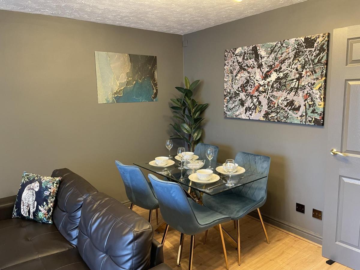 No24 - 2-Bed Boutique Apartment - Hosted By Hutch Lifestyle Leamington Spa Bagian luar foto