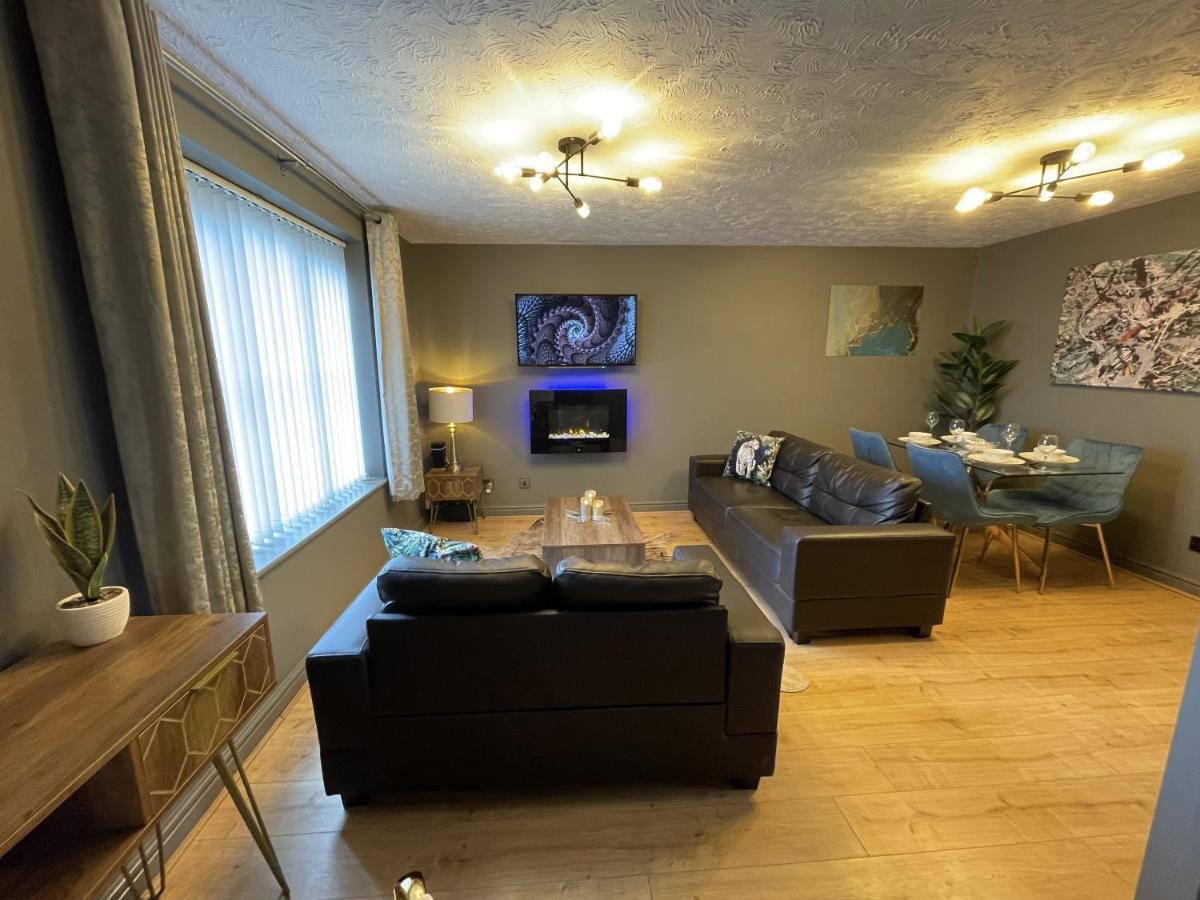 No24 - 2-Bed Boutique Apartment - Hosted By Hutch Lifestyle Leamington Spa Bagian luar foto