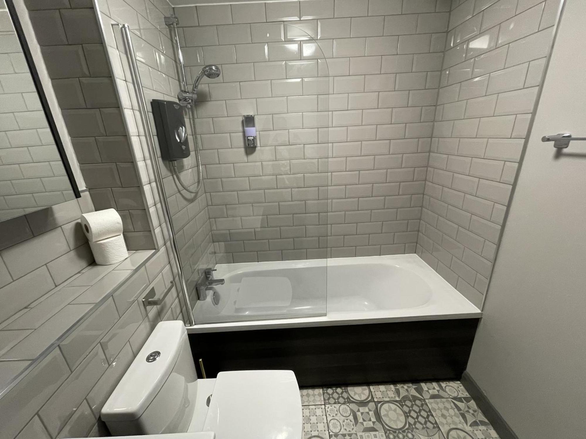 No24 - 2-Bed Boutique Apartment - Hosted By Hutch Lifestyle Leamington Spa Bagian luar foto