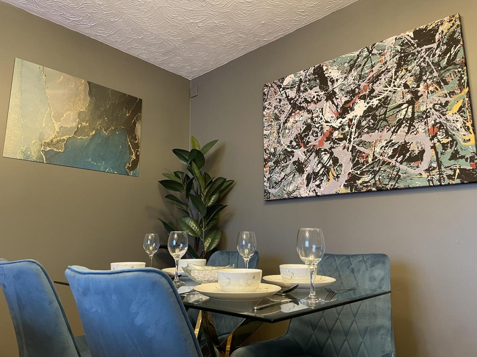 No24 - 2-Bed Boutique Apartment - Hosted By Hutch Lifestyle Leamington Spa Bagian luar foto